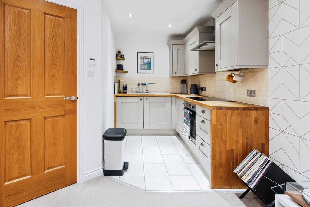 Property photo 3 of 9 Pbox-Img.Jpg