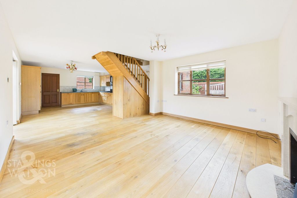 Property photo 3 of 25