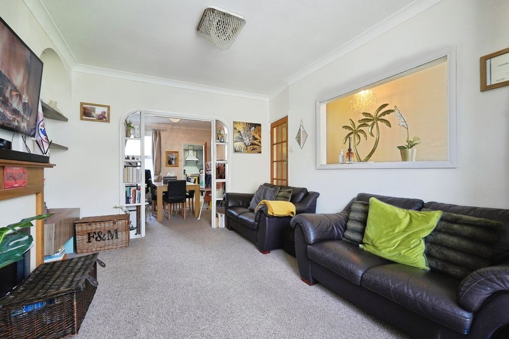 Property photo 3 of 12 Pbox-Img.Jpg