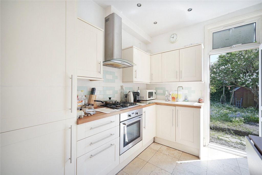 Property photo 3 of 20 Picture No. 05