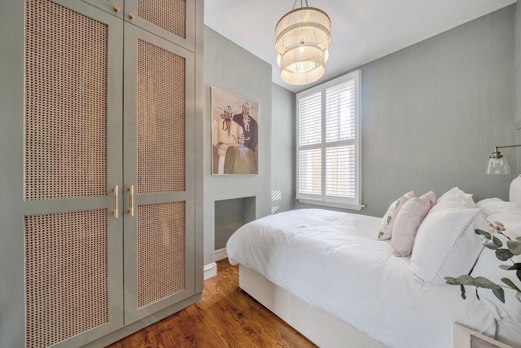 Property photo 3 of 10 1440990-3-69d7687...