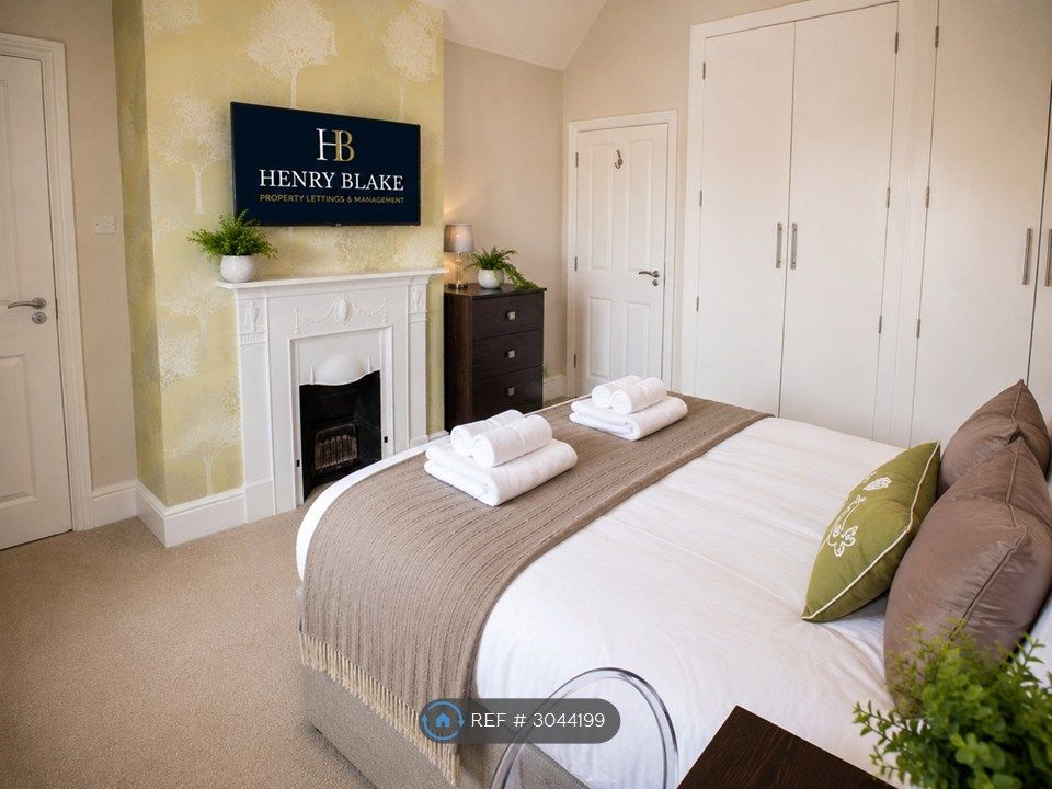Property photo 3 of 14 Room 4