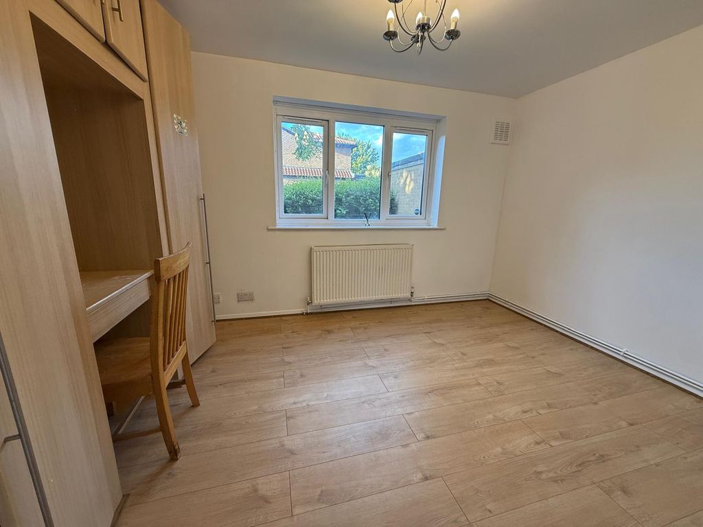 Property photo 1 of 4