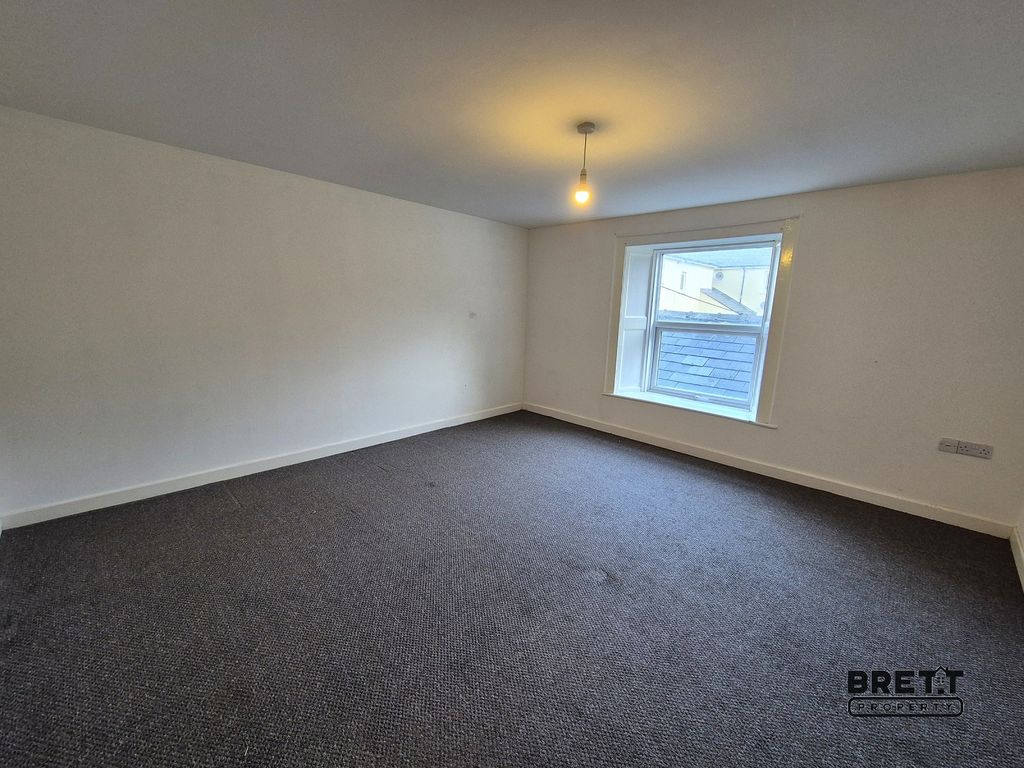 Property photo 3 of 5 Bedroom 1