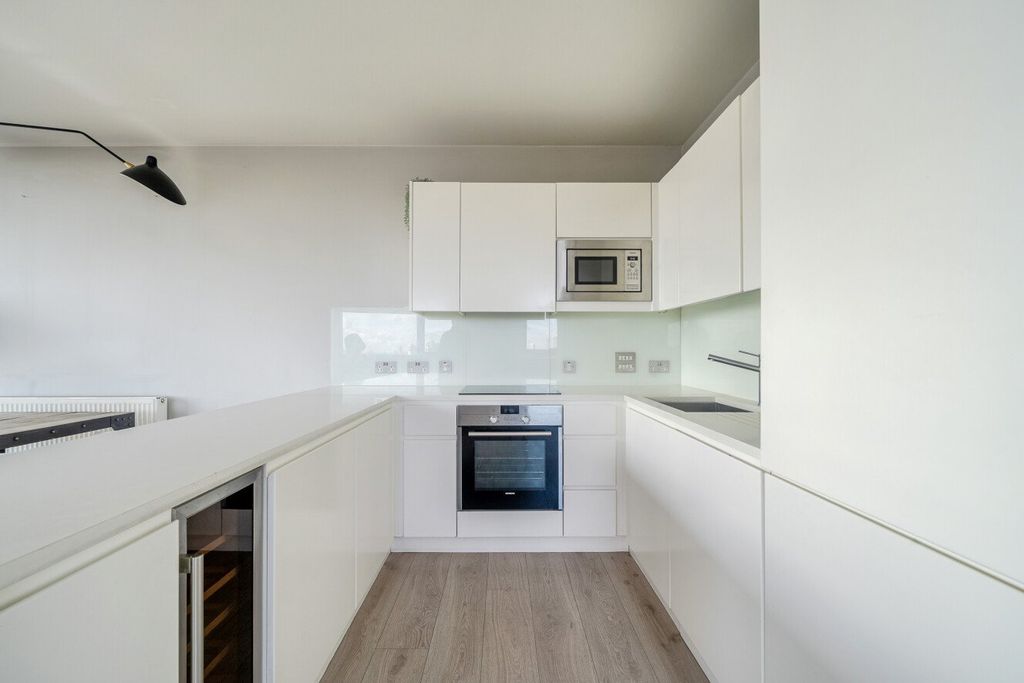 Property photo 3 of 22 Picture No. 19