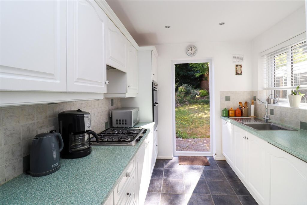 Property photo 3 of 16 Kitchen