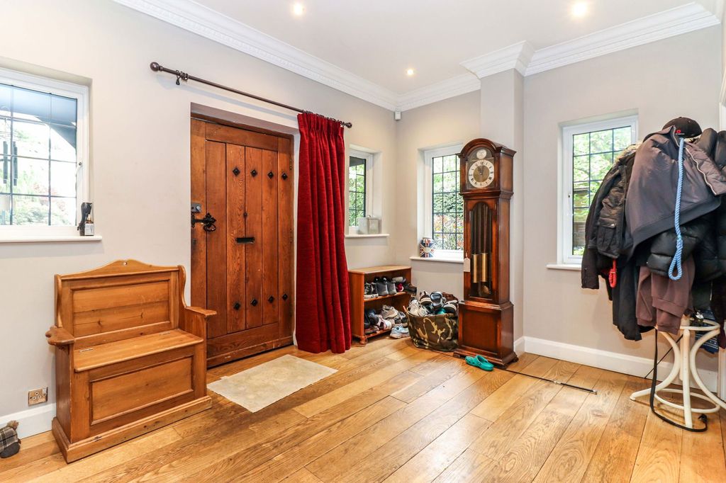 Property photo 3 of 38