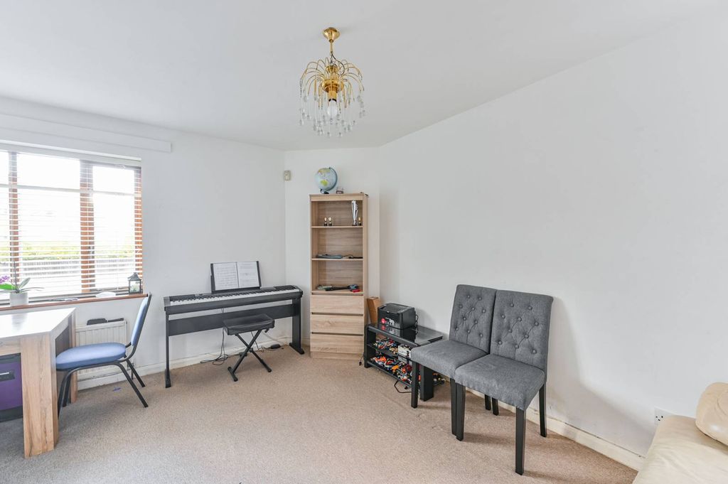 Property photo 3 of 7