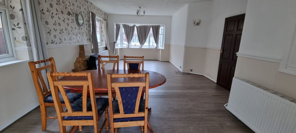 Property photo 3 of 19 Photograph 3