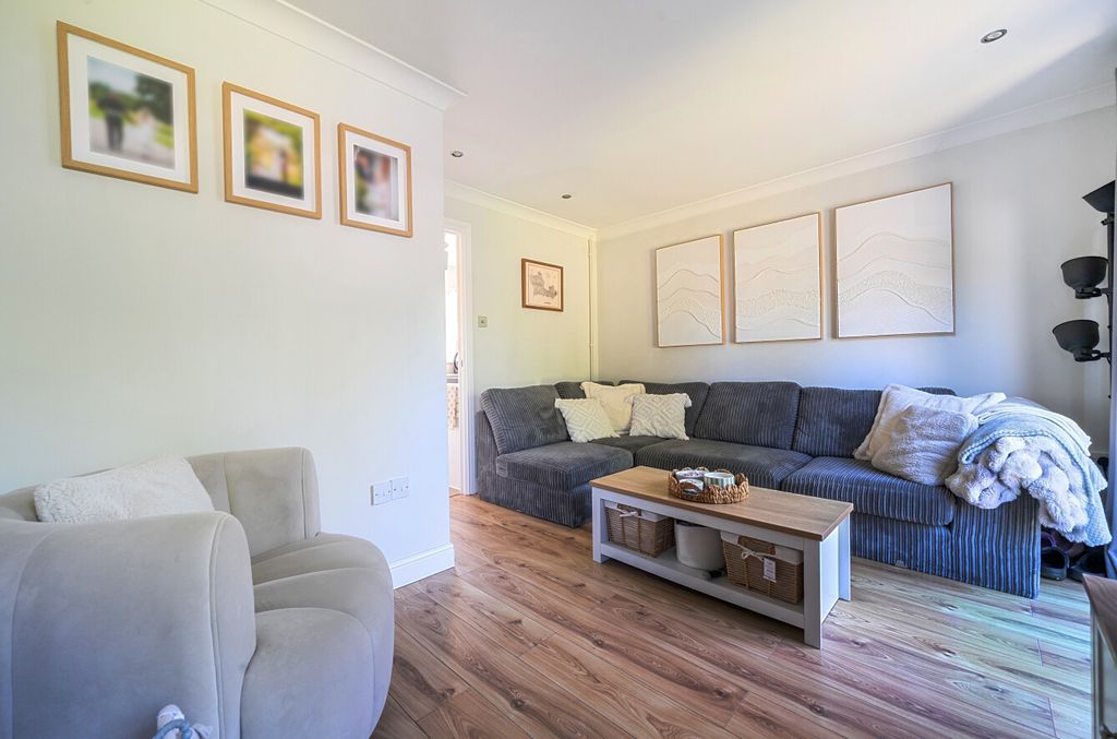 Property photo 2 of 23 1450707-8-69Ef26A...