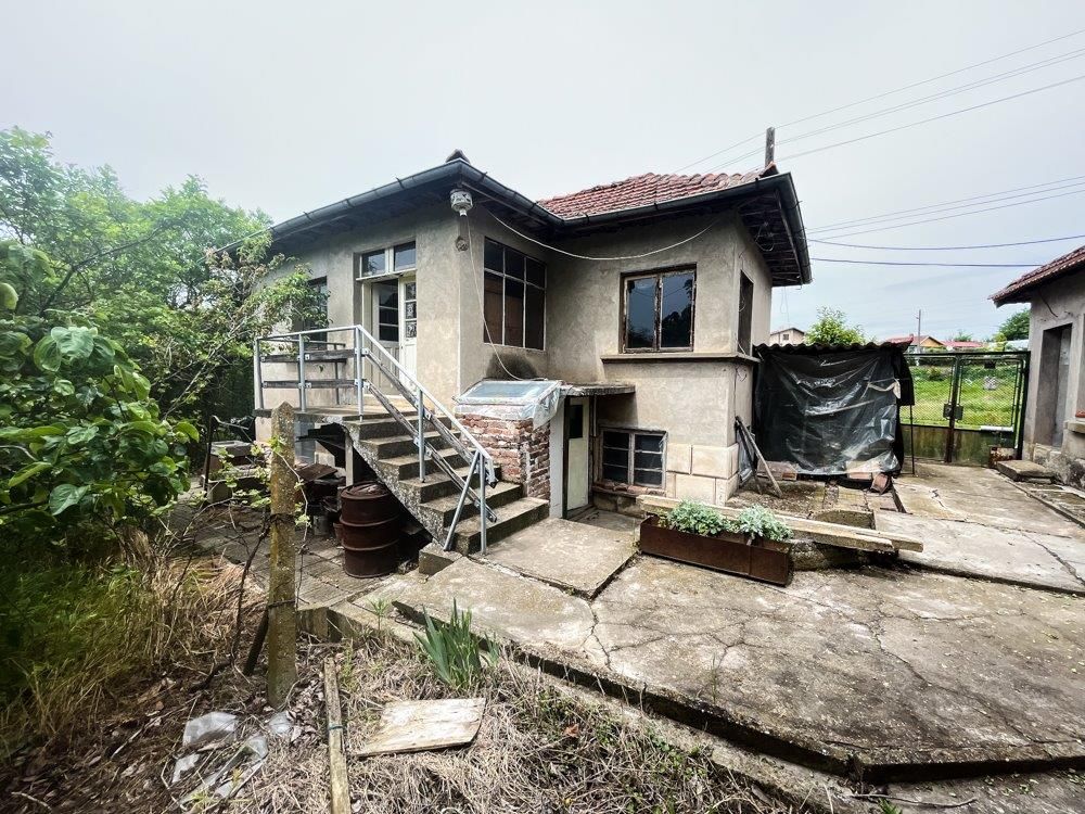 Property photo 1 of 30