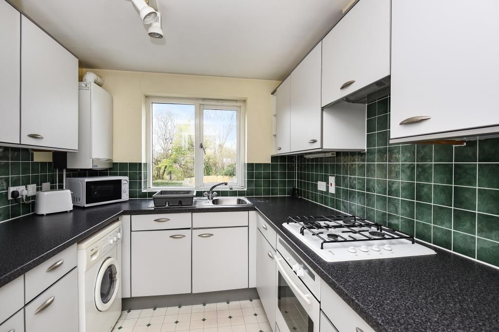 Property photo 2 of 9 Kitchen