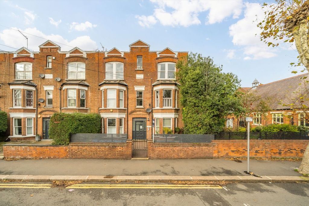 Property photo 1 of 6