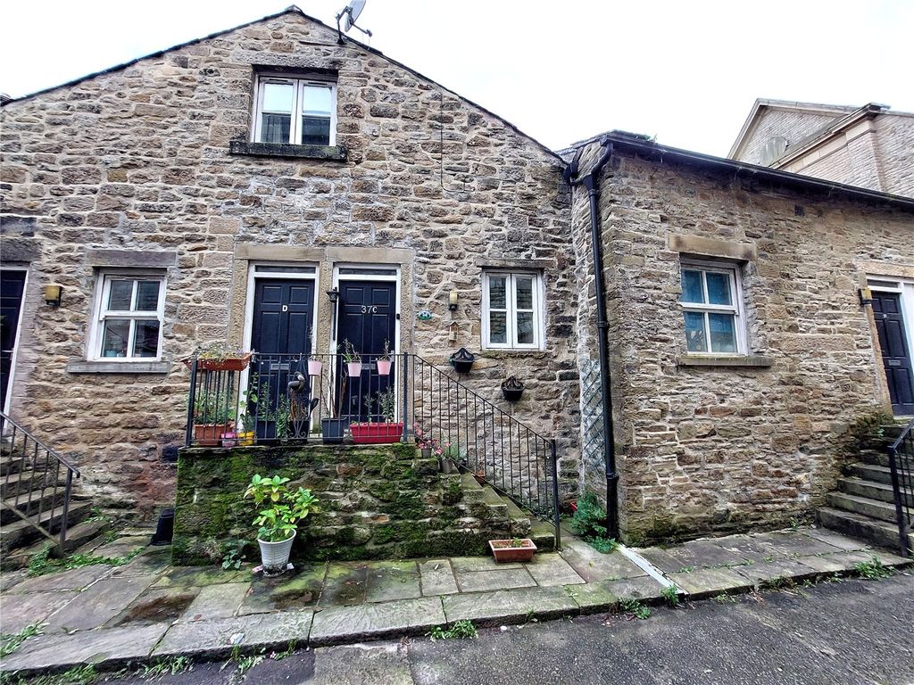 Property photo 1 of 41 Entrance Flats C &amp; D