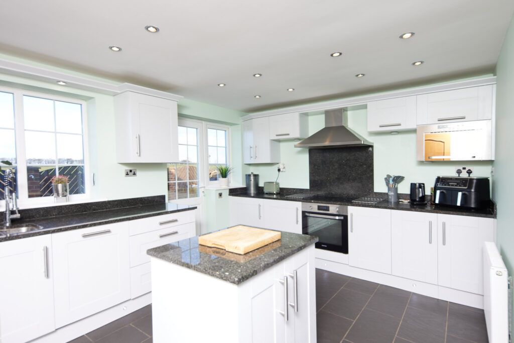 Property photo 2 of 32