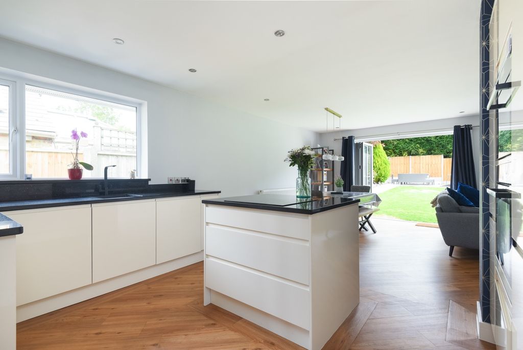 Property photo 2 of 24 3956935