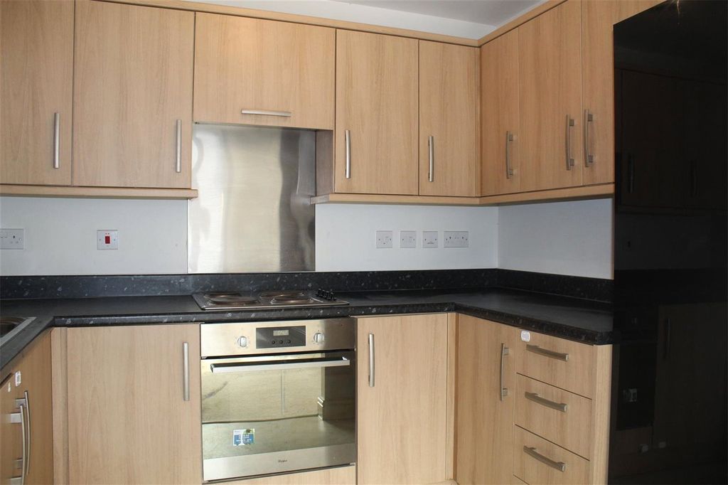 Property photo 3 of 7 Kitchen