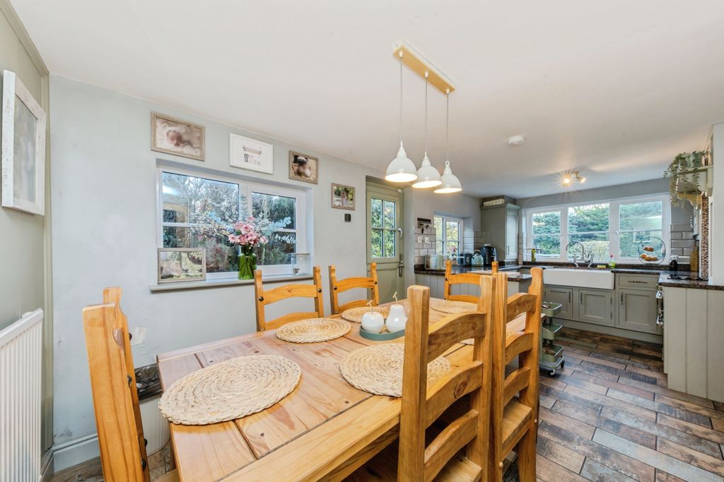 Property photo 2 of 24 Kitchen/Dining