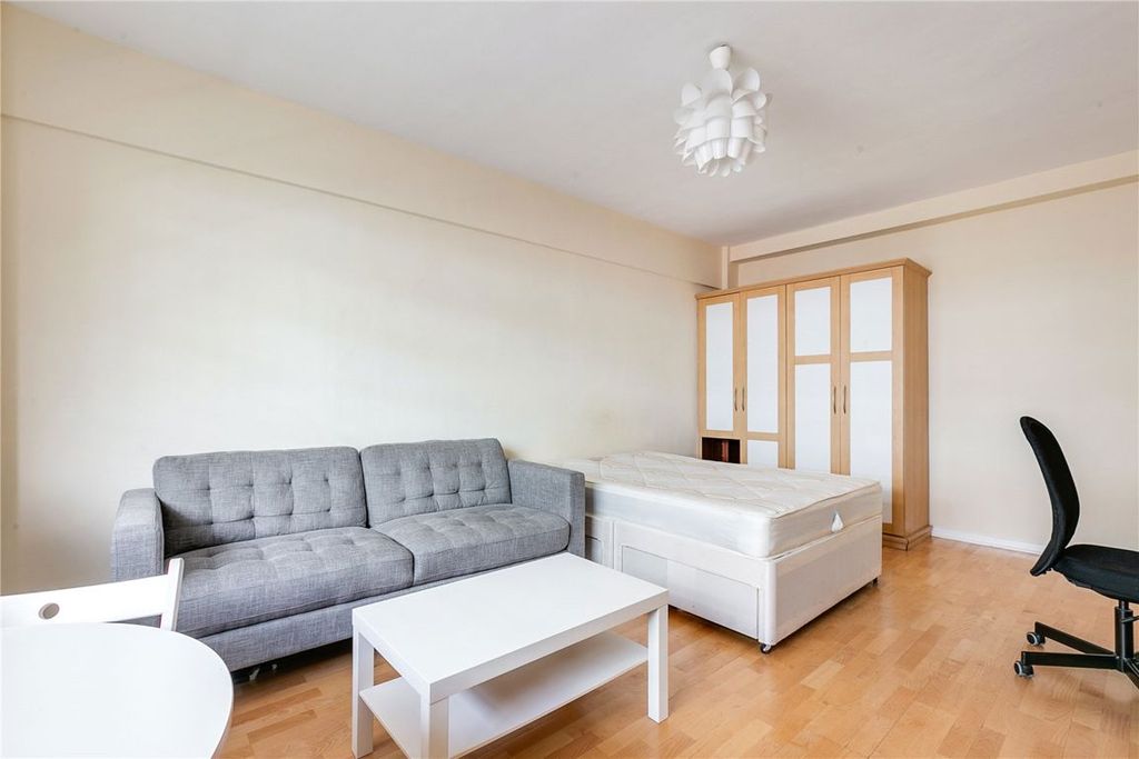 Property photo 3 of 5