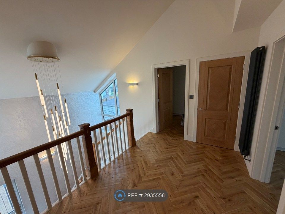 Property photo 3 of 27
