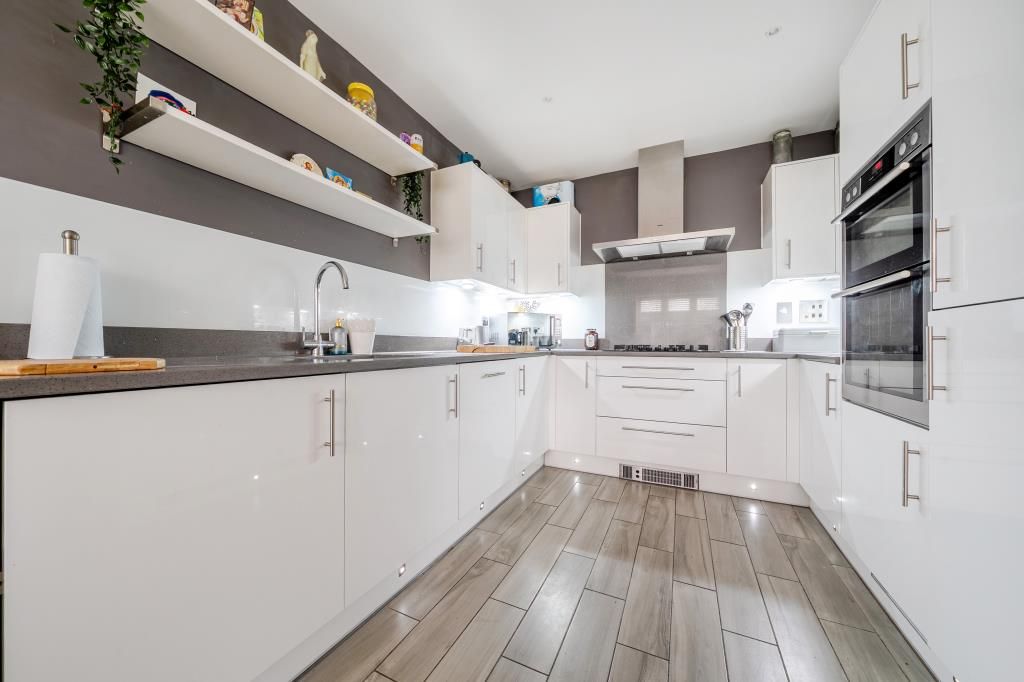 Property photo 2 of 20 Kitchen