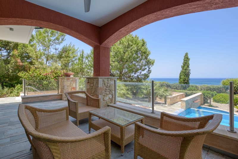 Property photo 2 of 40 Covered Veranda
