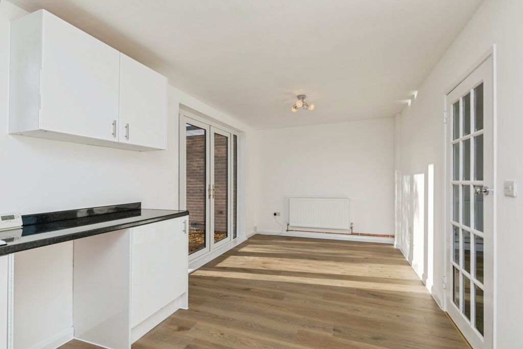 Property photo 3 of 23