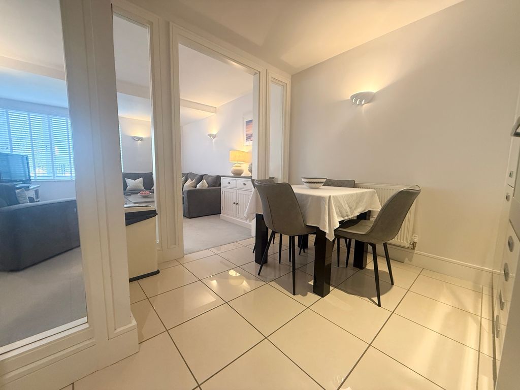 Property photo 3 of 11 Photograph