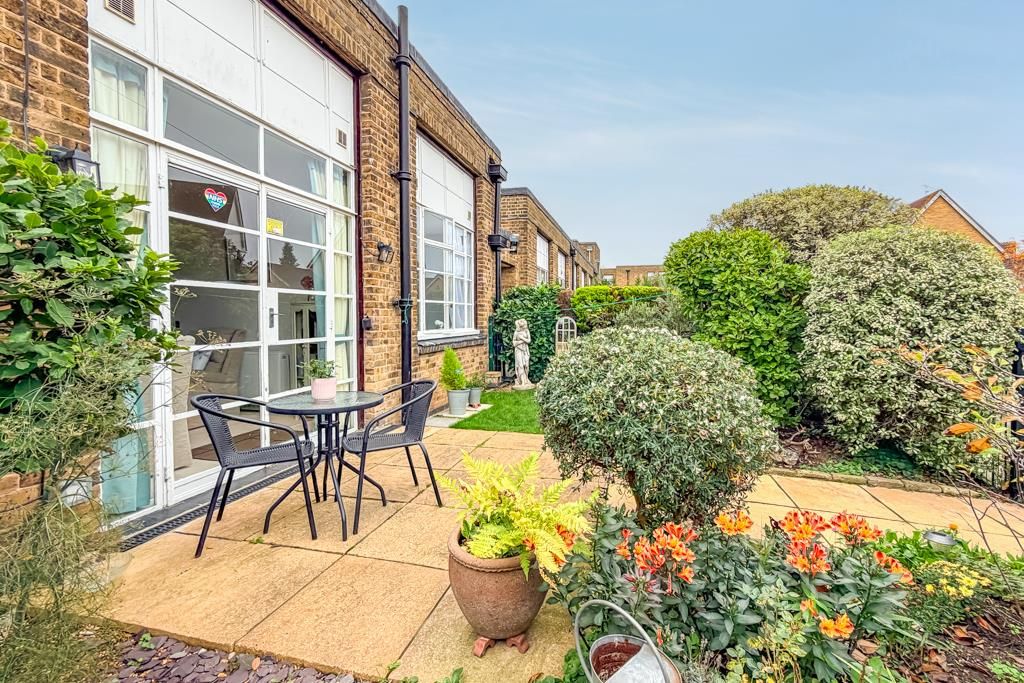 Property photo 1 of 21 Garden