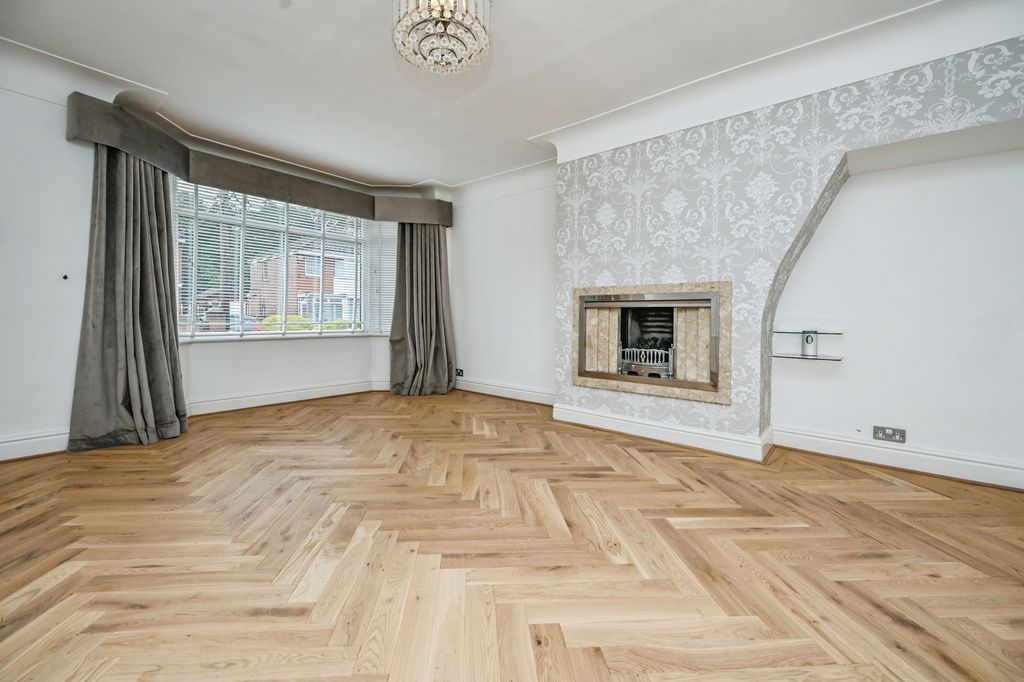 Property photo 2 of 19 Pbox-Img.Jpg