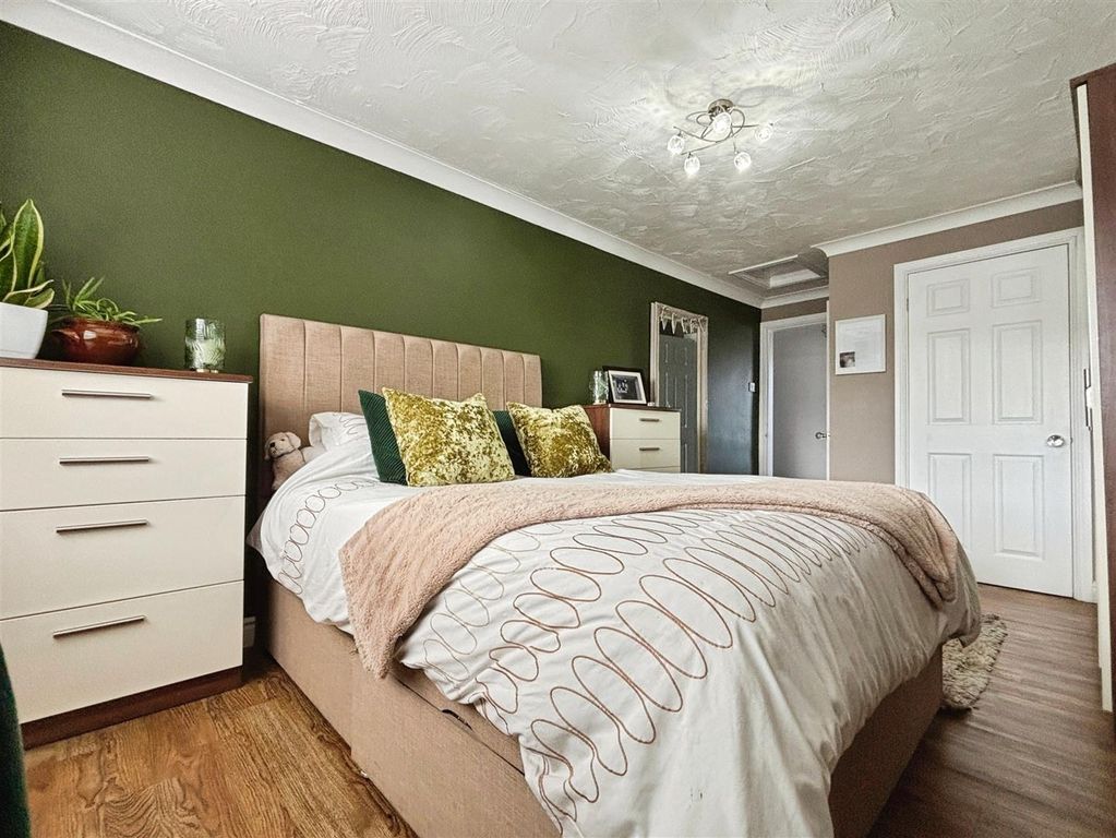 Property photo 2 of 25 Bedroom 1 V2.Jpg