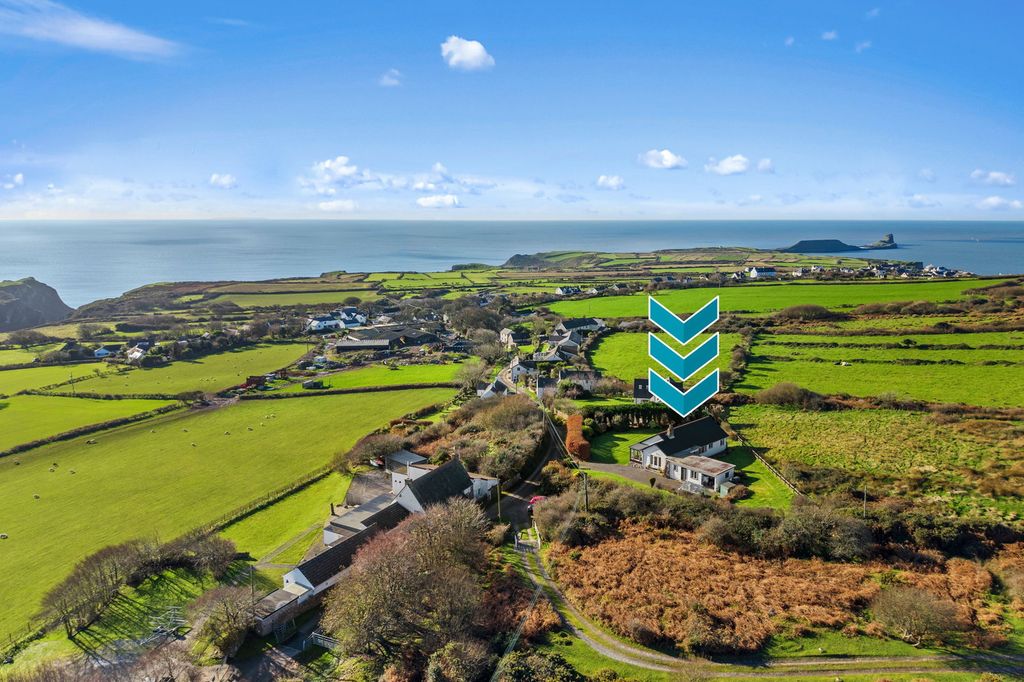 Property photo 2 of 27