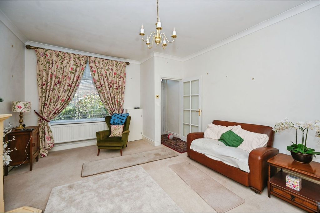 Property photo 3 of 20