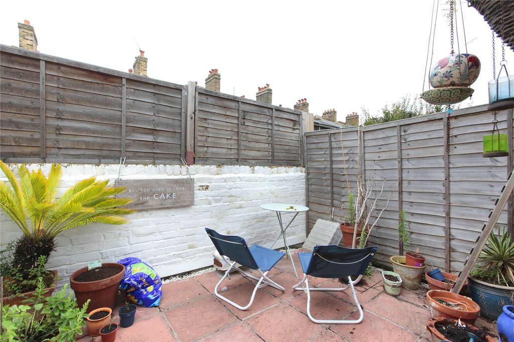 Property photo 2 of 7