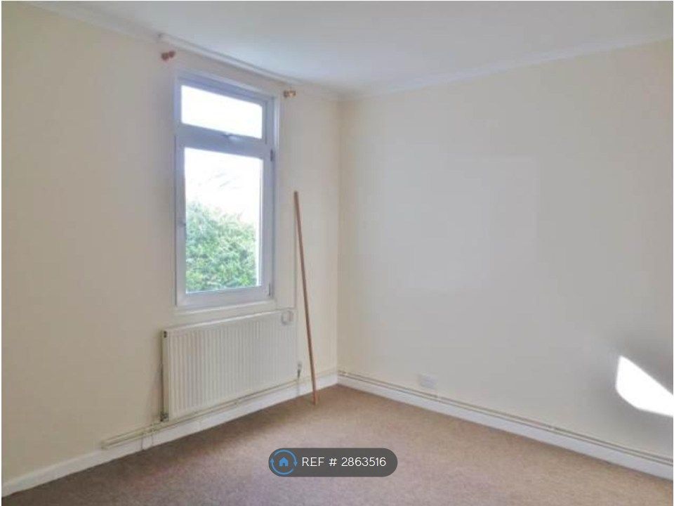 Property photo 3 of 9 Living Room