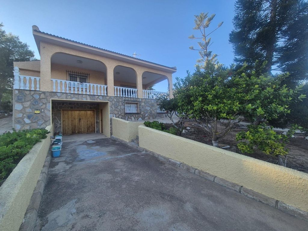 Property photo 2 of 19