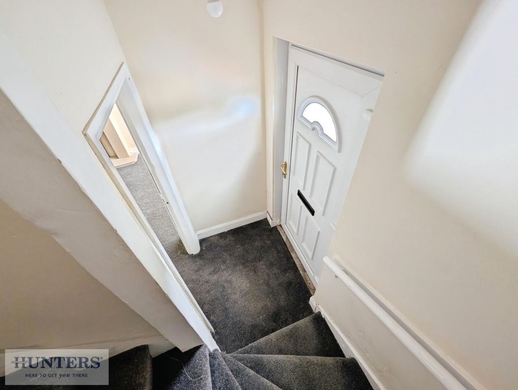 Property photo 3 of 13 Entrance Hallway