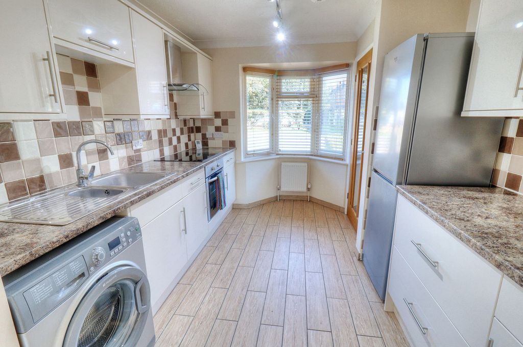 Property photo 2 of 10 Photo 2