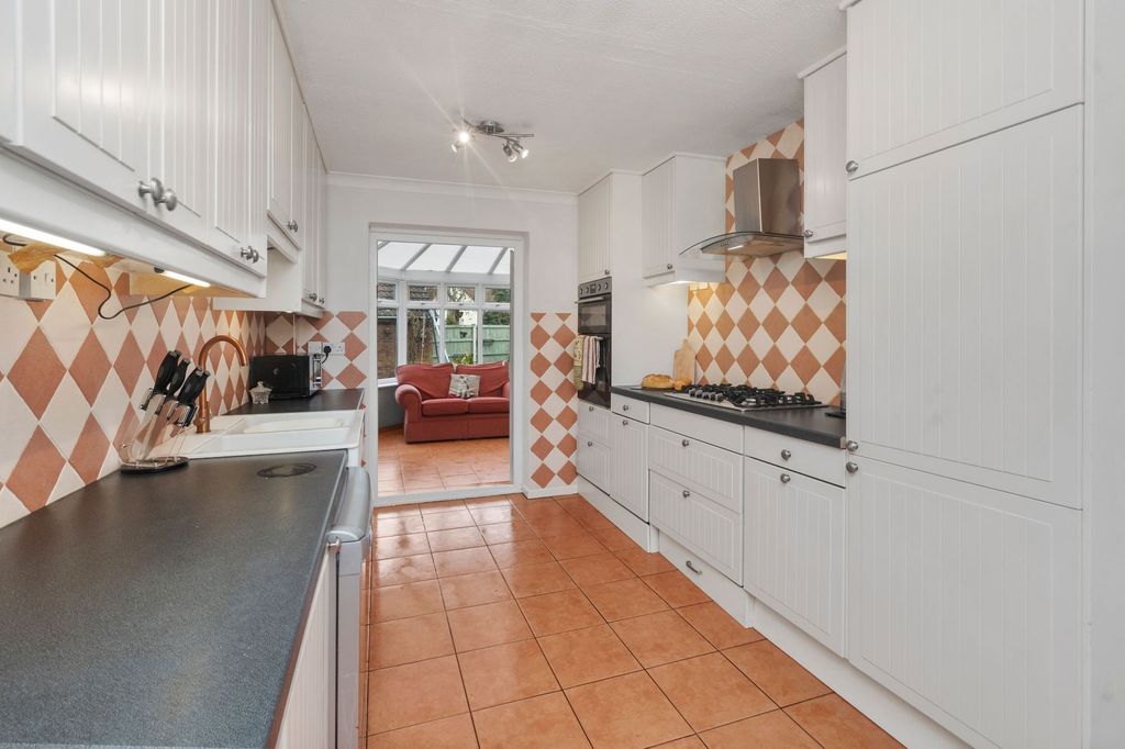 Property photo 2 of 25