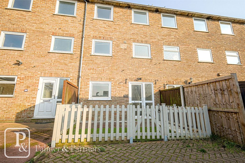 Property photo 1 of 12 External