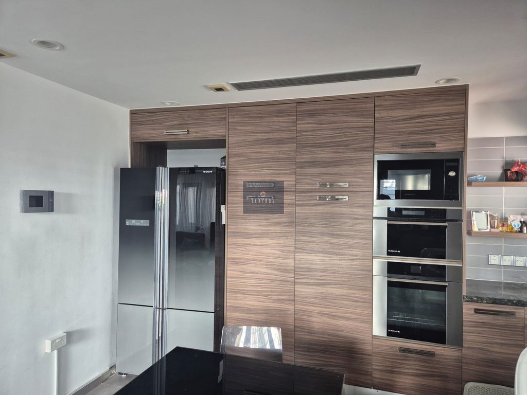 Property photo 2 of 26