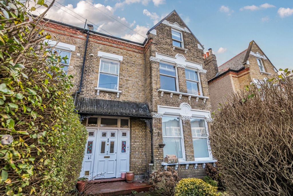 Property photo 1 of 12 1402278-11-697Cb3...