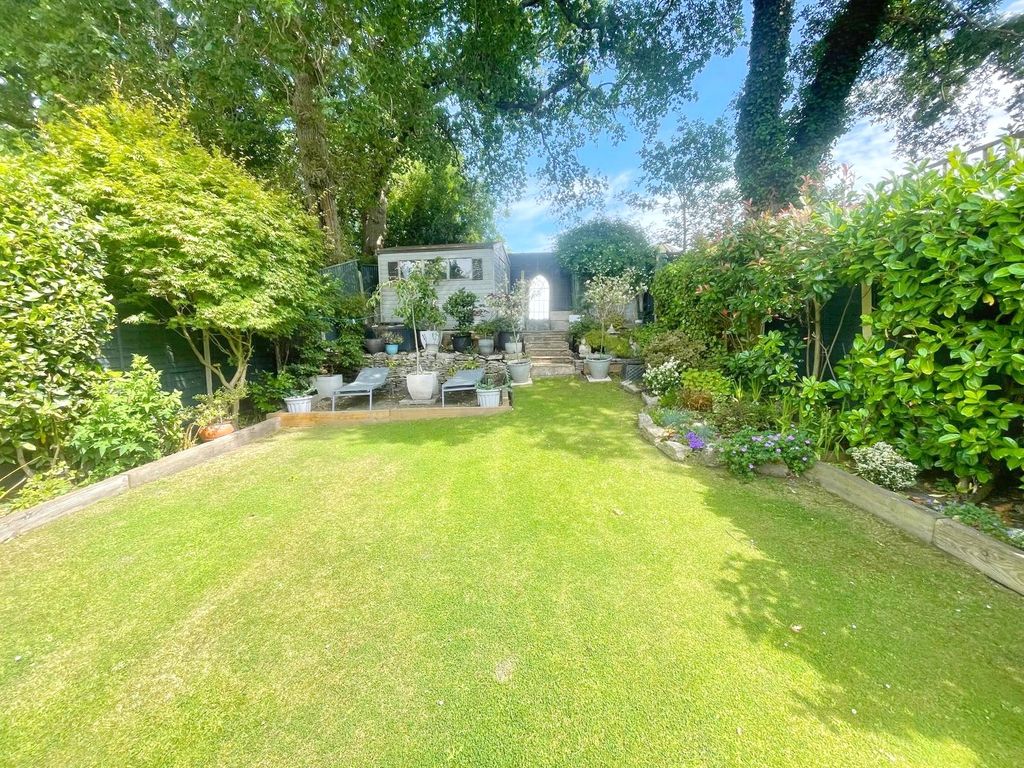 Property photo 3 of 21 Garden