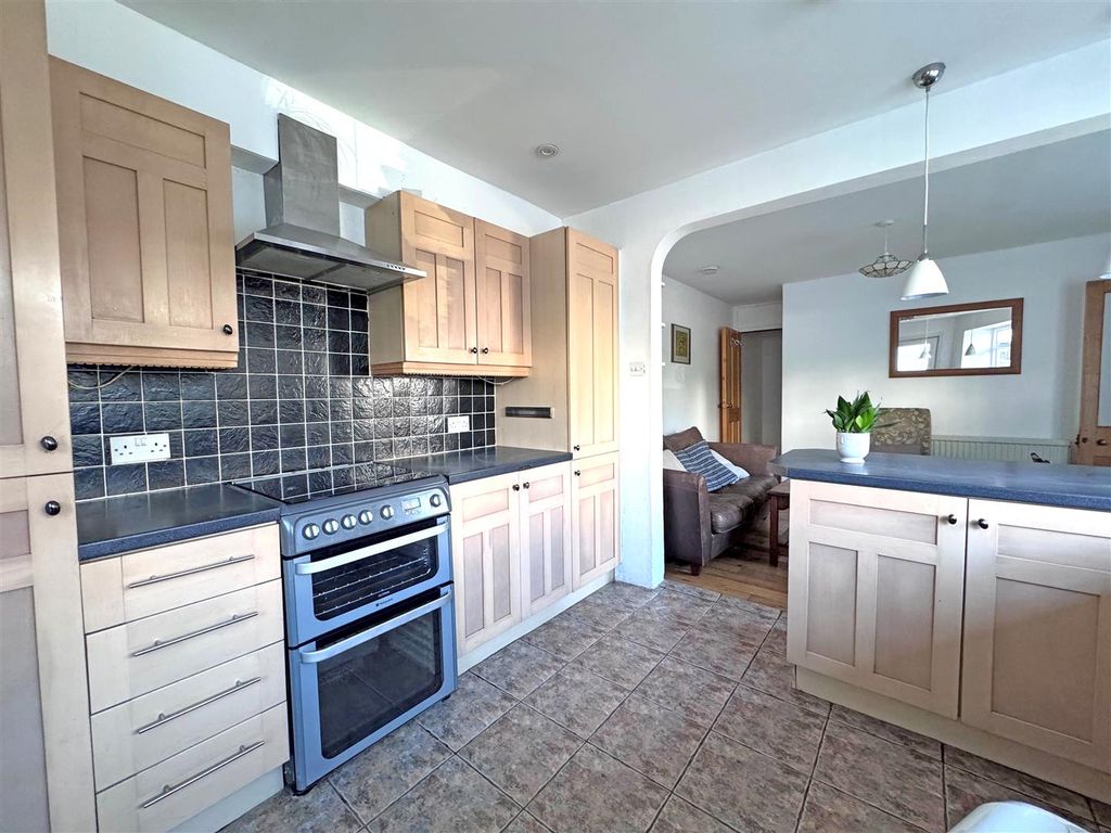 Property photo 3 of 19 15E.Jpg