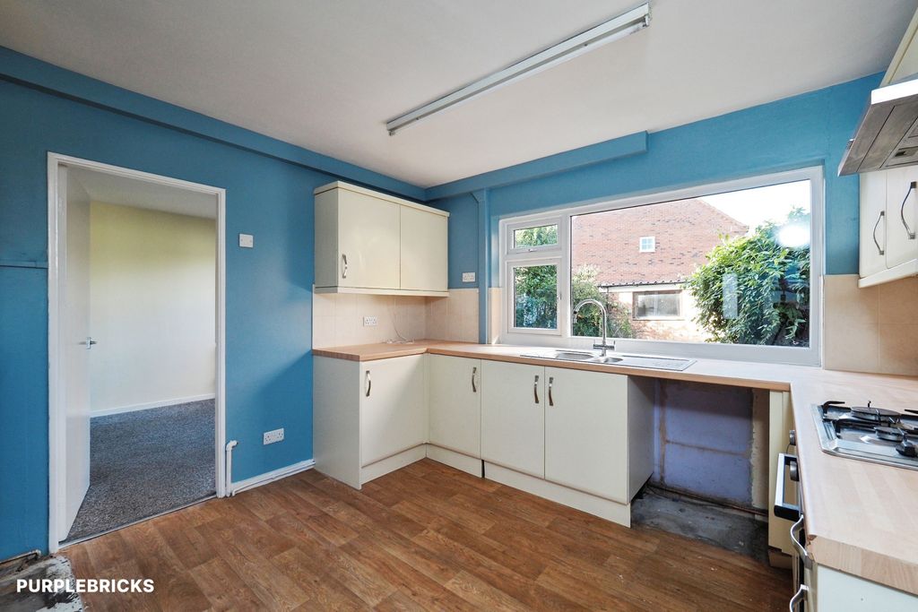 Property photo 3 of 31