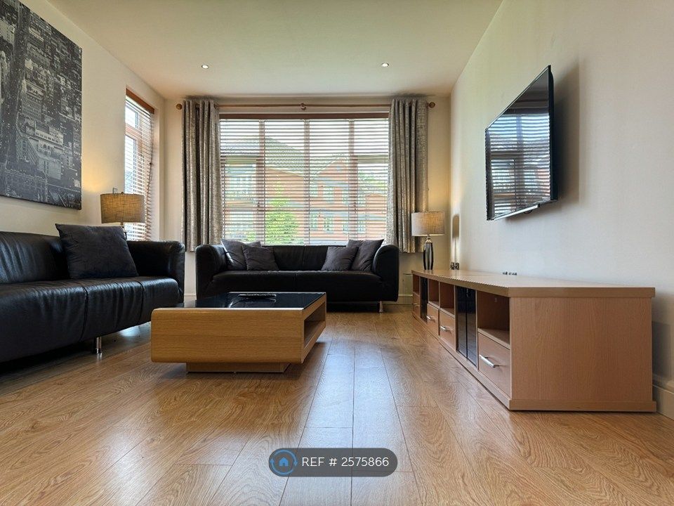 Property photo 3 of 10 Lounge