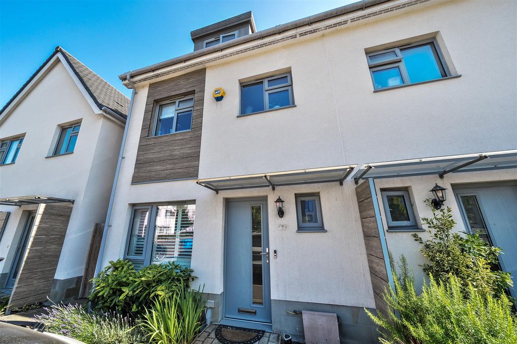 Property photo 1 of 15 1496778-31-6A6779746941B-Arw-1.Jpg