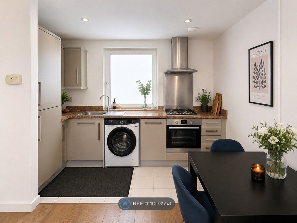 Property photo 2 of 9 Kitchen