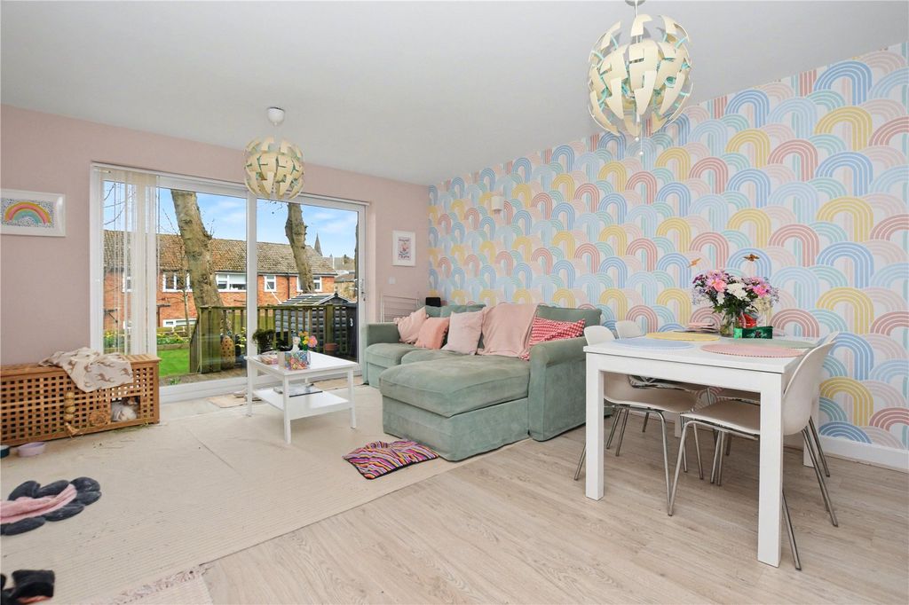 Property photo 2 of 23 Picture No. 33