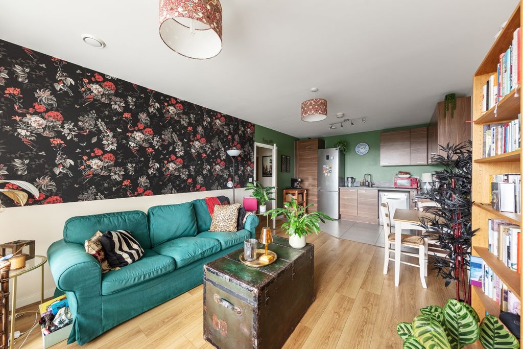 Property photo 1 of 11 094A1292